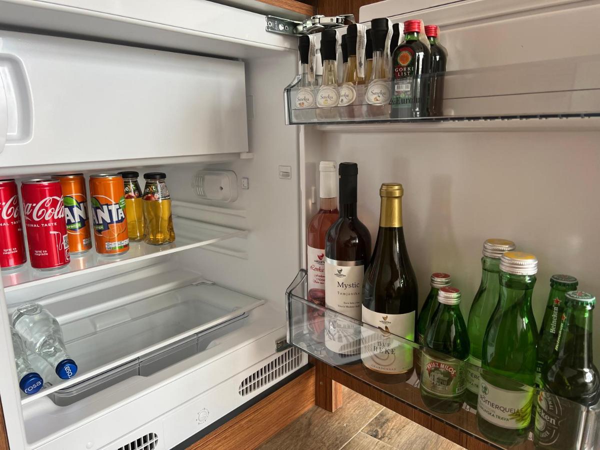 Apartmani Tiske Noci Bečej Eksteriør billede