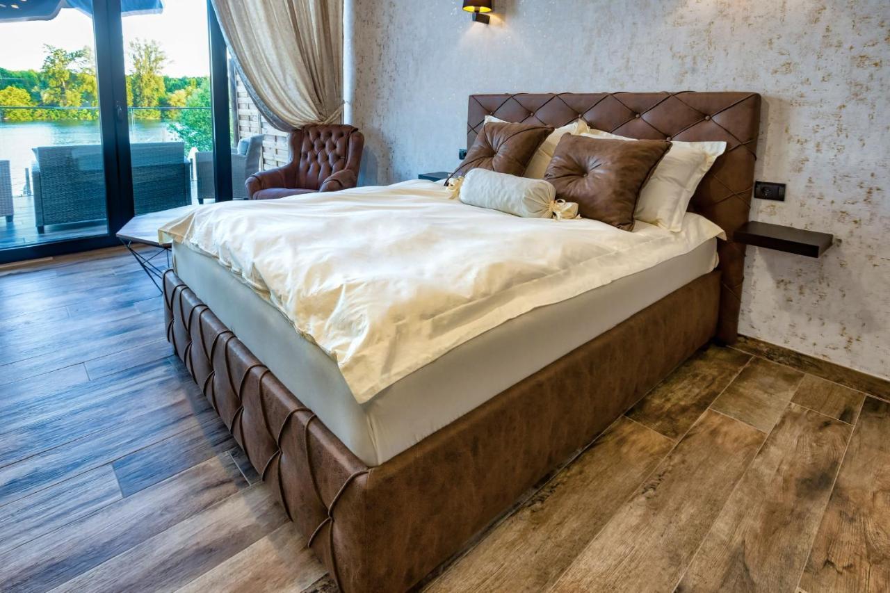 Apartmani Tiske Noci Bečej Eksteriør billede
